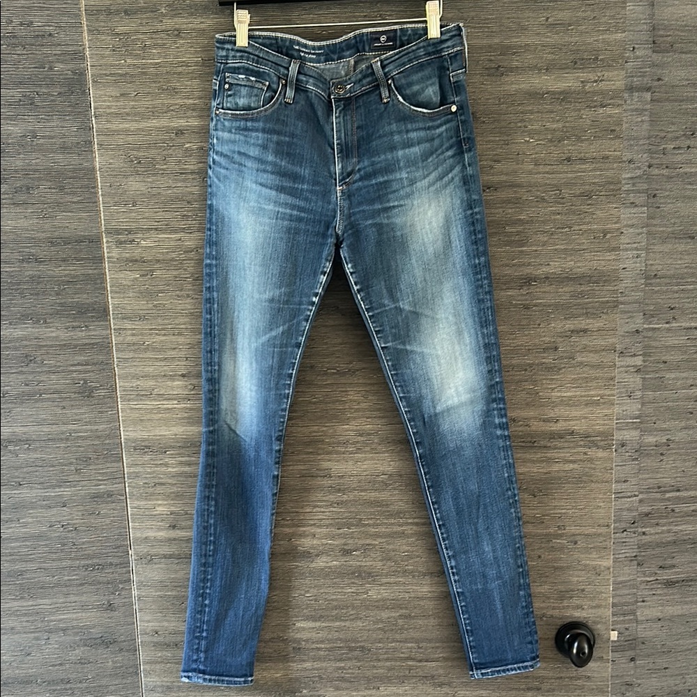 AG women’s high rise Farrah skinny Jeans size 28R